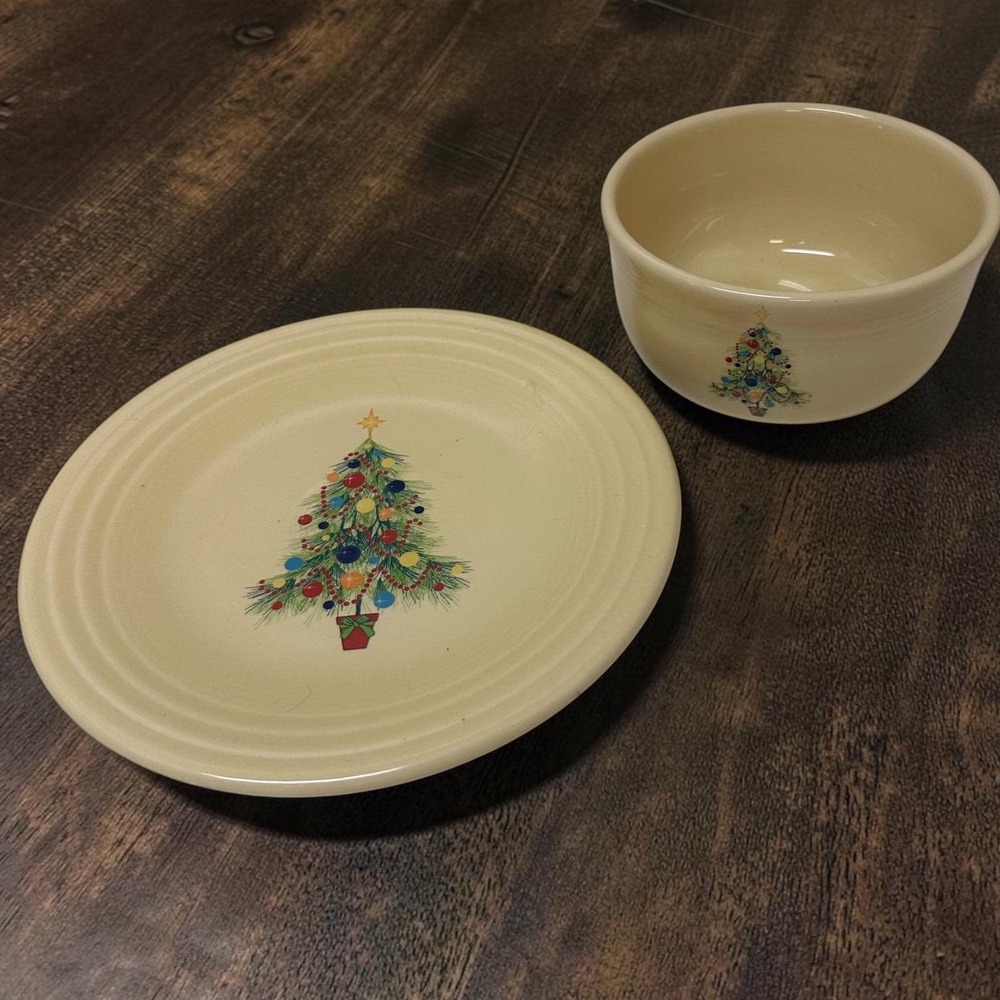 Fiesta Christmas Tree Ivory Luncheon Plate 9" and 28oz Gusto Bowl Set USA